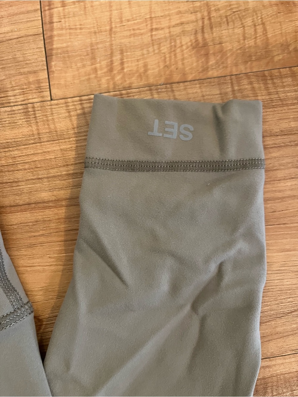 SET Active Sports Bra and Leggings Set - Picture 5 of 6